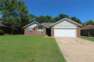Building Photo - 2103 Bentonville