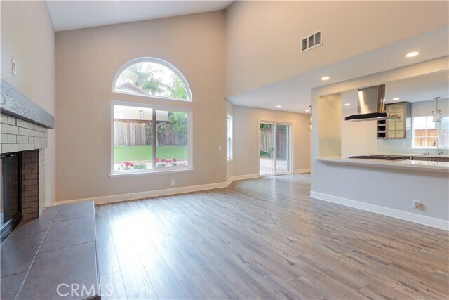 Building Photo - 25075 Sanoria St