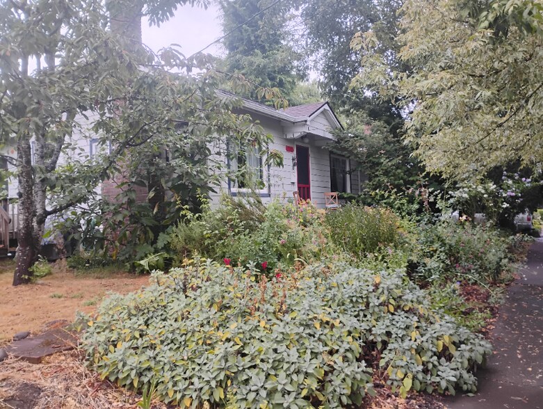 Primary Photo - 735 N Farragut St
