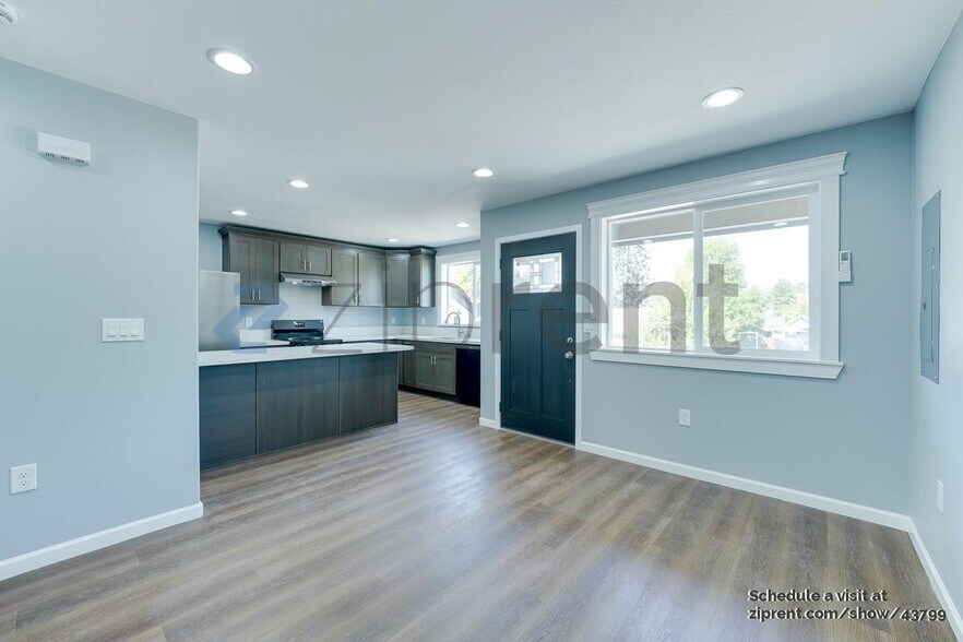 Building Photo - 5003 S Sheridan Ave