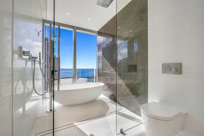Building Photo - 300 Biscayne Blvd Way
