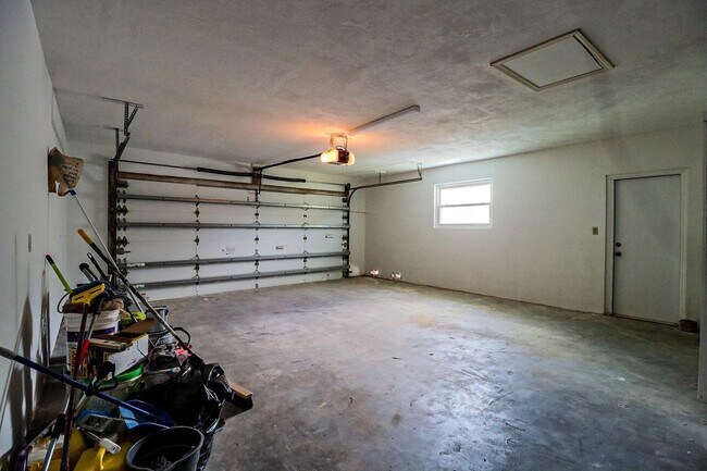 Building Photo - 1329 NW 84th Dr