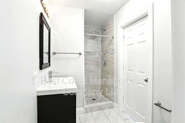 Building Photo - 3103 Rosekemp Ave
