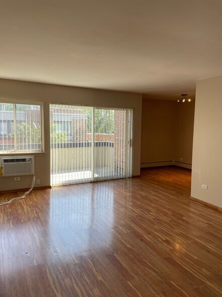 Building Photo - 1810 Hemlock Pl