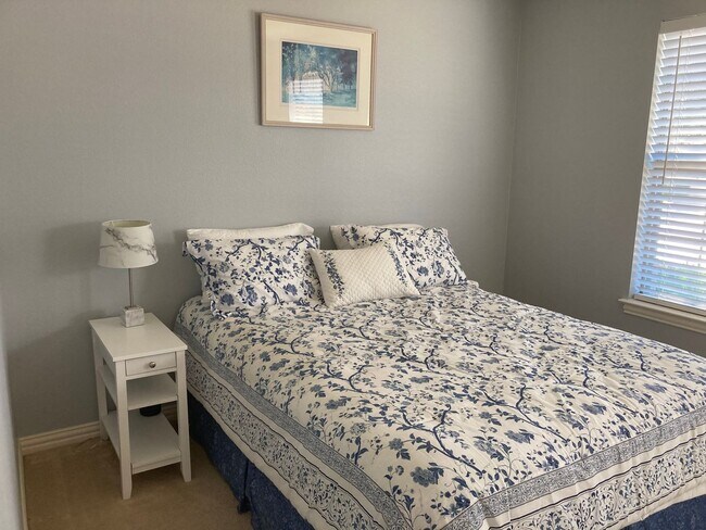 Building Photo - 2 Bedroom - 2 Bath in Robson Ranch