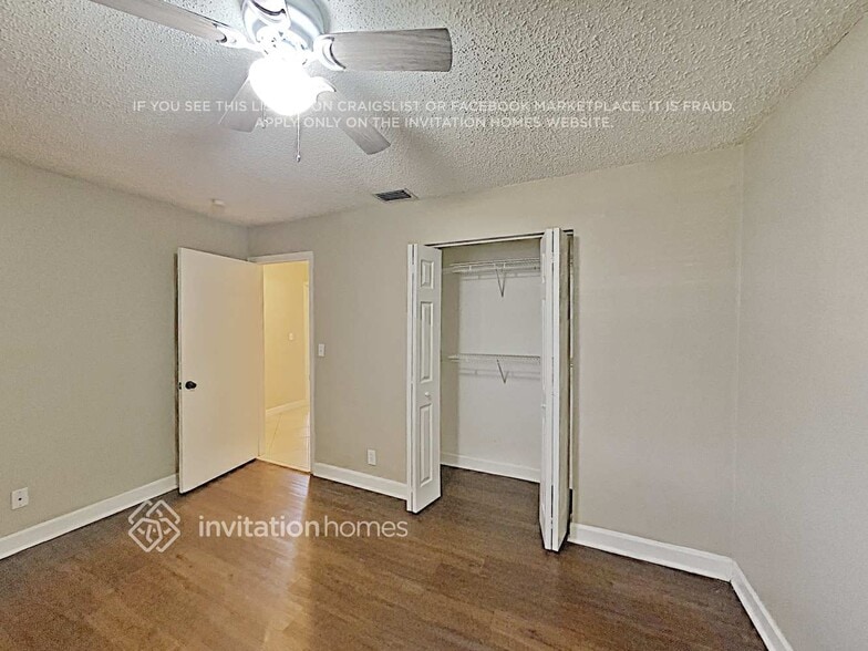 Building Photo - 3350 SW 1st Ct