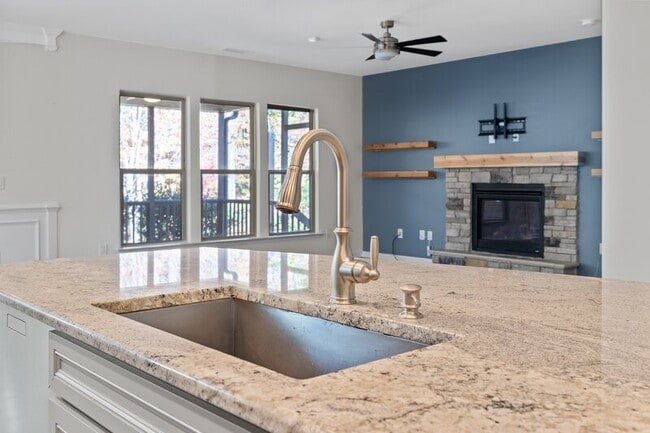 Building Photo - 460 Young Landing Ct