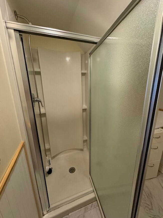 Building Photo - 112 Main St