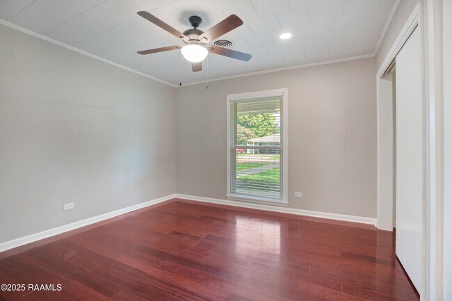 Building Photo - 100 Dunlieth Dr