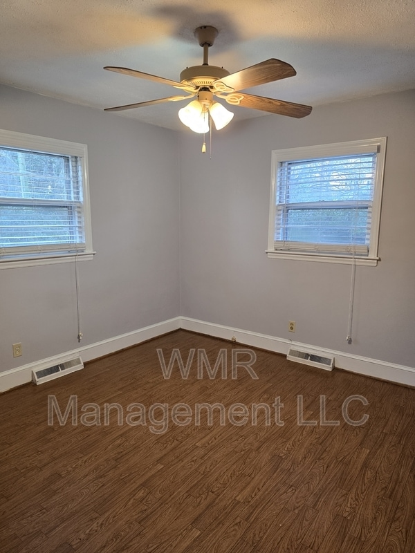 Building Photo - 4120 Leeds Dr