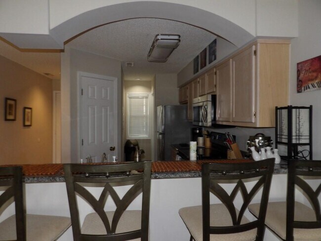 Building Photo - 4622 Greenbriar Dr