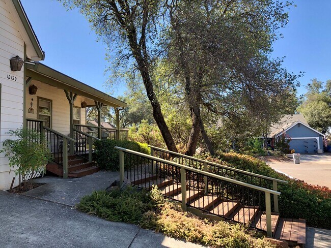 Building Photo - Large Home with RV access located in Auburn