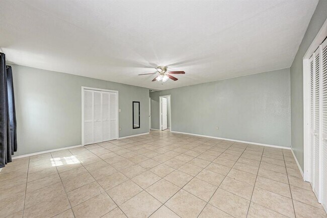 Building Photo - 4701 Bandera Rd