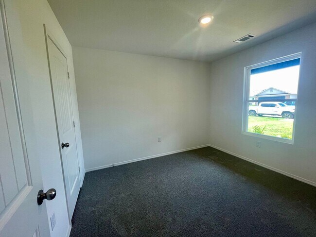 Building Photo - New Home For Rent!