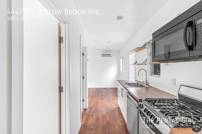 Building Photo - 4447 1/2 Willow Brook Ave.-