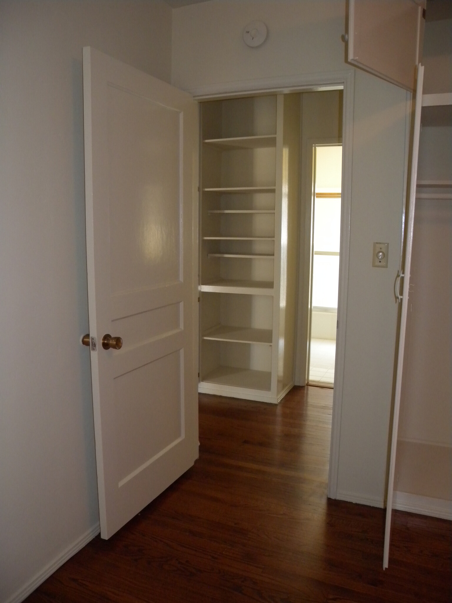 Linen Closet - 5653 E 2nd St