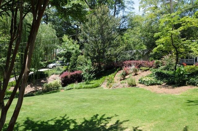 Building Photo - 371 Delmont Dr NE