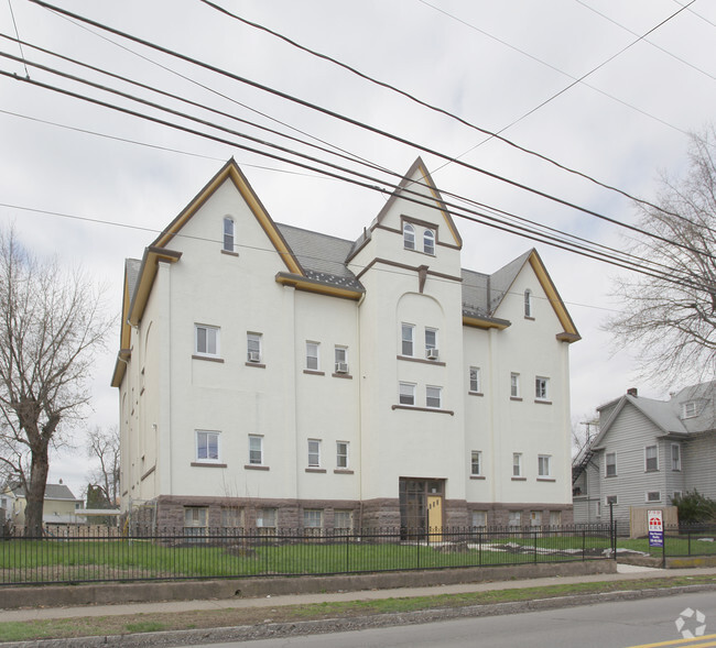 Primary Photo - 89 Carey Ave
