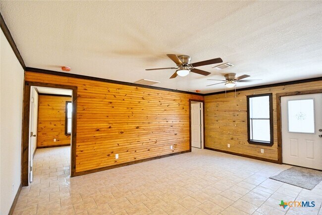 Building Photo - 1155 Farm To Market Rd 2722