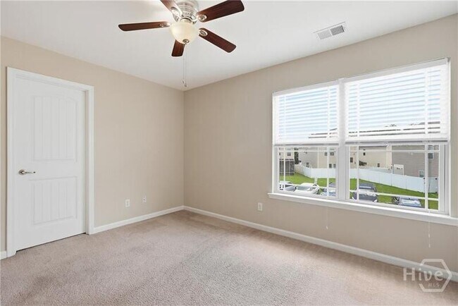 Building Photo - 380 Summer Hill Way