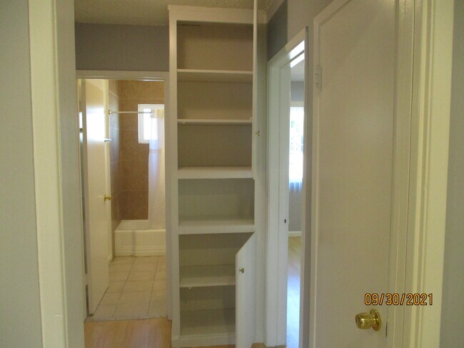 Building Photo - 3227 Altura Ave