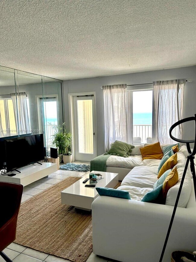 Building Photo - 750 N Ocean Blvd