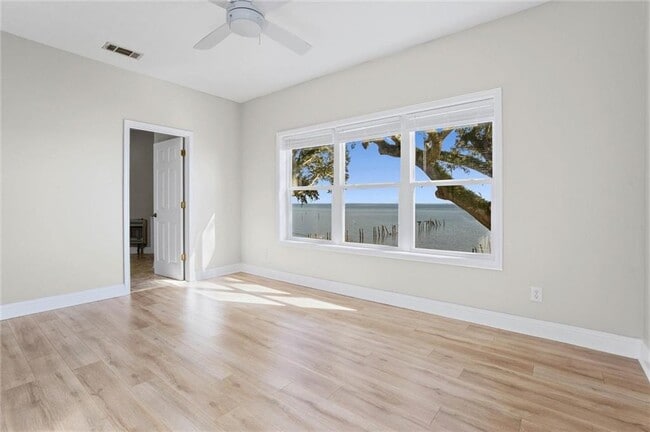 Building Photo - 3917 Bayfront Rd