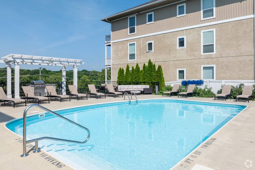 Outdoor Pool - Scioto Ridge
