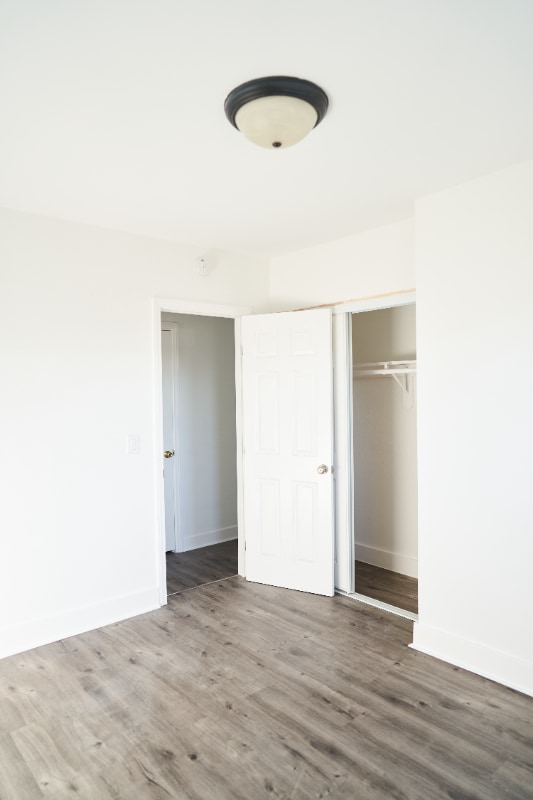 Building Photo - 606 E Realty St