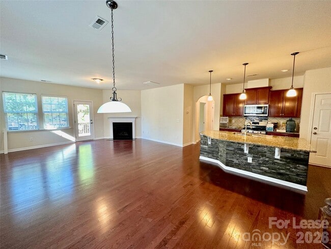 Building Photo - 1218 Clingman Dr