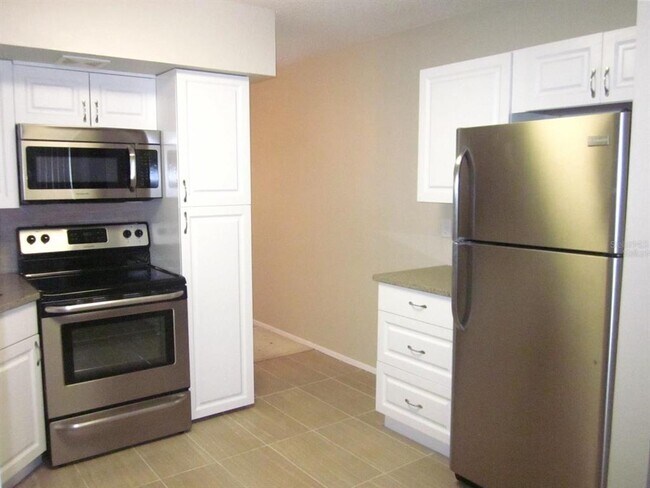 Building Photo - 2456 Ecuadorian Way