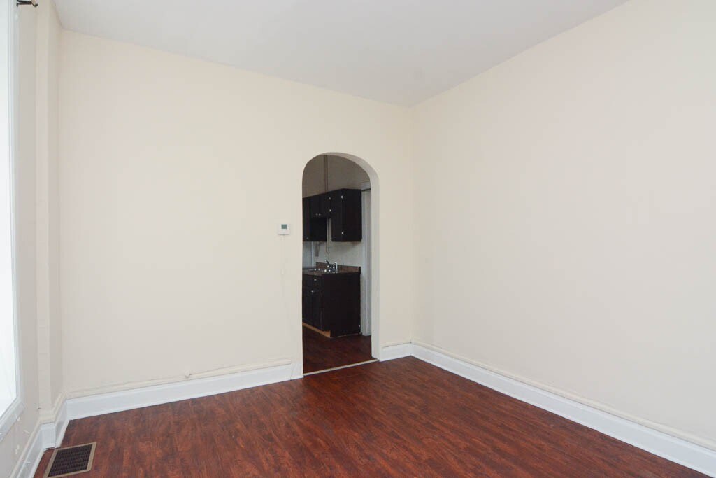 Building Photo - 1228 N Maplewood Ave