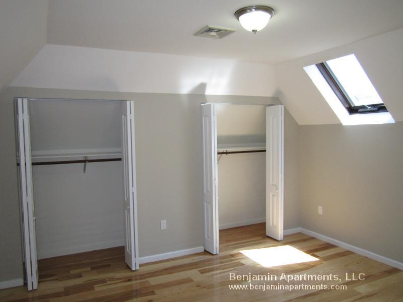 Building Photo - 17 Bow St