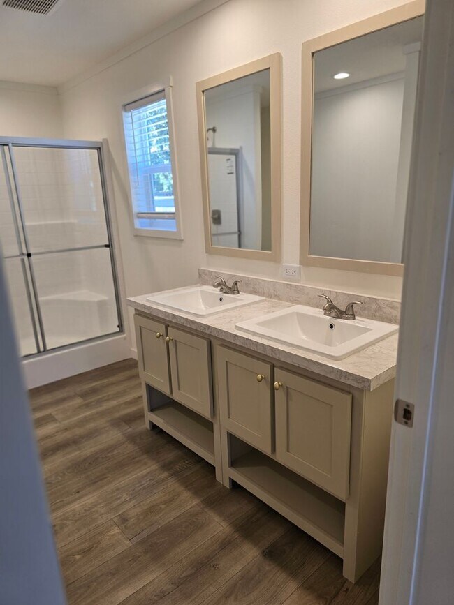 Building Photo - 3 bed 2 bath  Family Home for Rent in Gran...