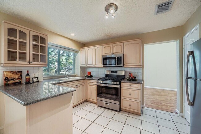 Building Photo - 2812 Little Elm Trail