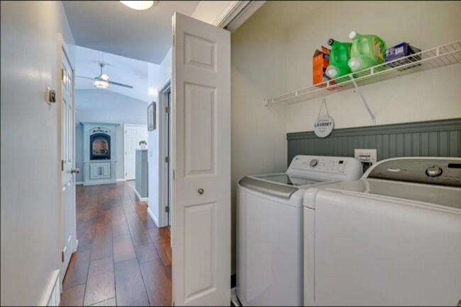 Building Photo - 38 Fawn Ln