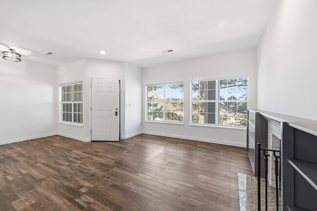 Building Photo - 7470 Singing Hills Dr