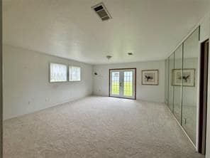 Building Photo - 337 W Cattle Dr