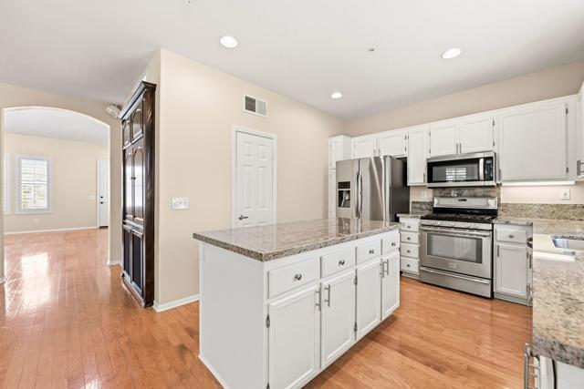 Building Photo - 2031 Bravado St