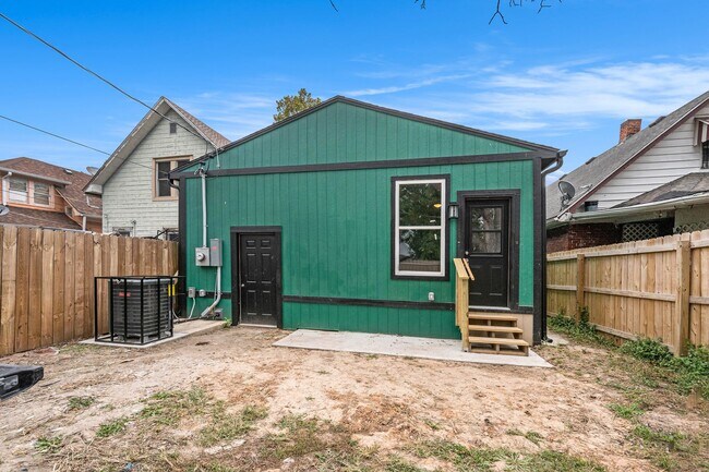 Building Photo - Remodeled 3 Bedroom 2 Bathroom Home!