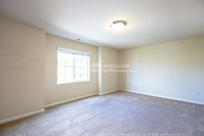 Building Photo - Spacious Four-Bedroom Gem with a Bonus Room to Spark Your Imagination!