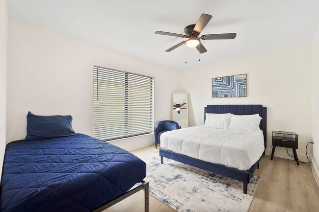 Building Photo - 3327 Freshmeadows Dr