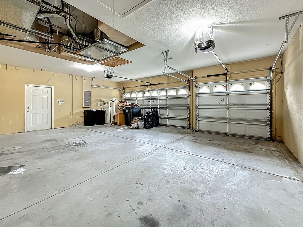 Building Photo - 20626 Longleaf Pine Ave