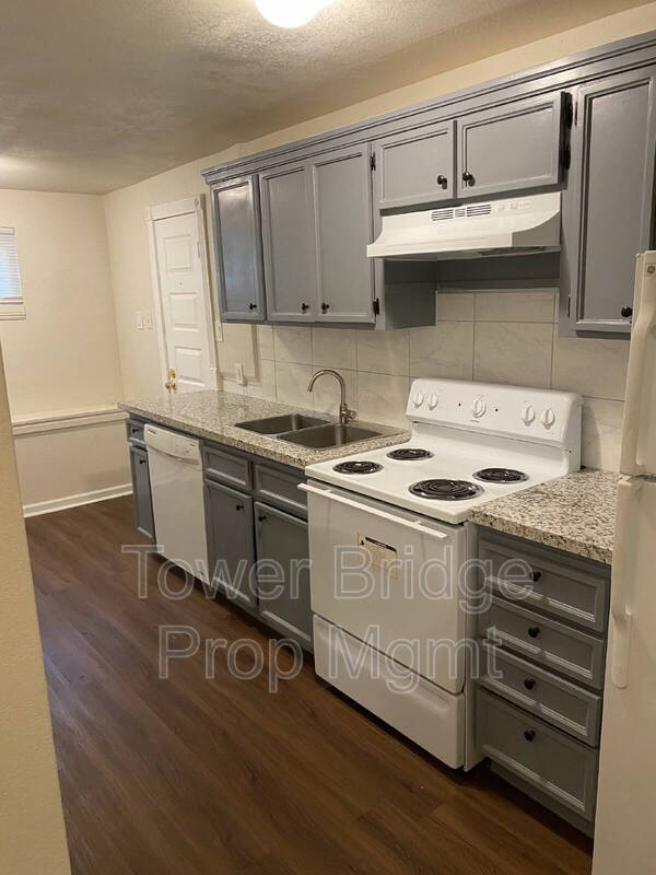 Building Photo - 716 14th St