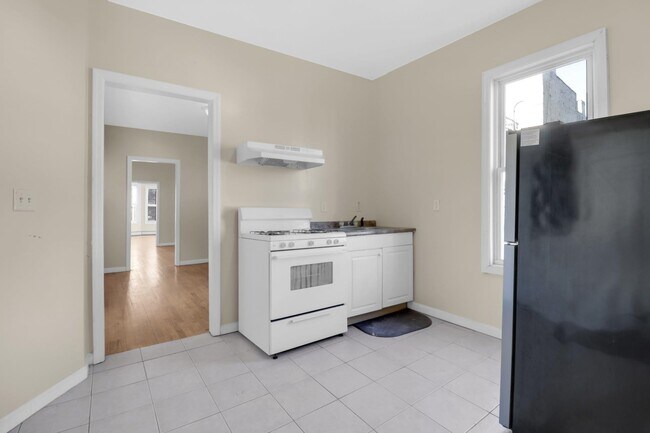 Building Photo - 284 WATCHUNG Ave