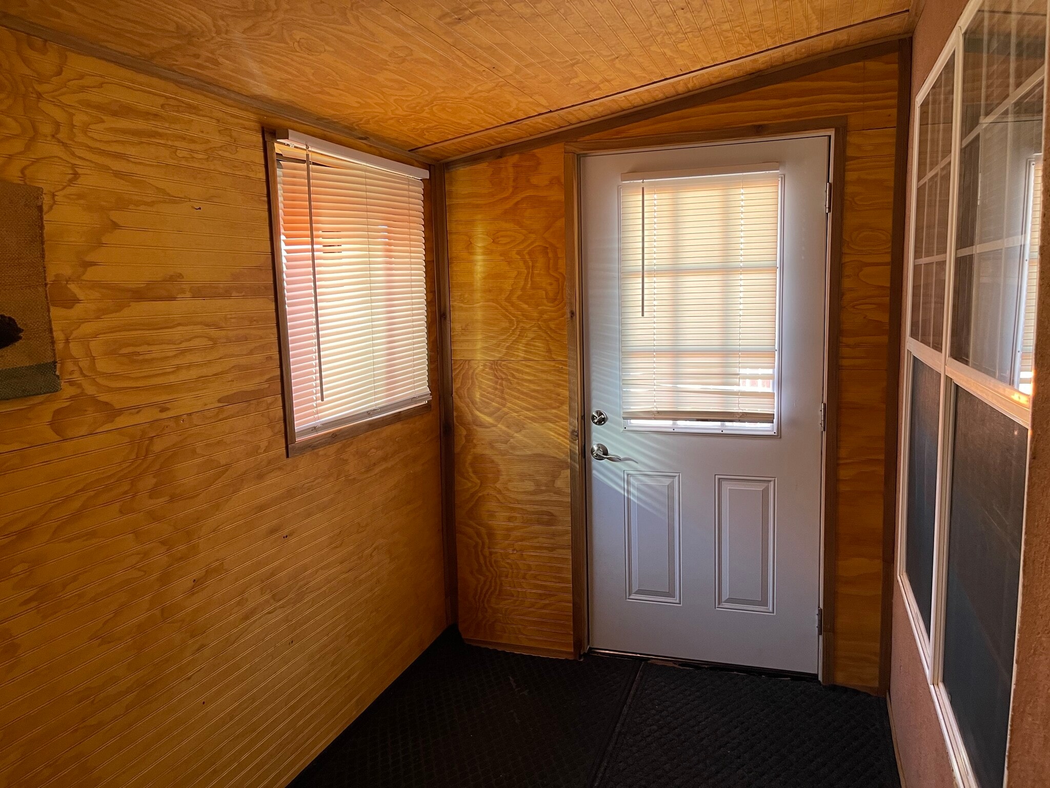 Building Photo - 276 Glorieta Hwy