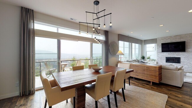 Building Photo - Issaquah highlands 5 bedroom plus Den and 5.5 bathroom newer home with a lot of amenities!!!  A m...