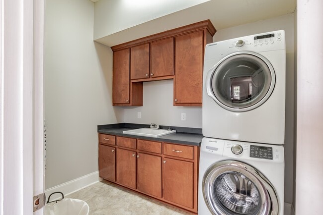 Building Photo - 254 Congress St