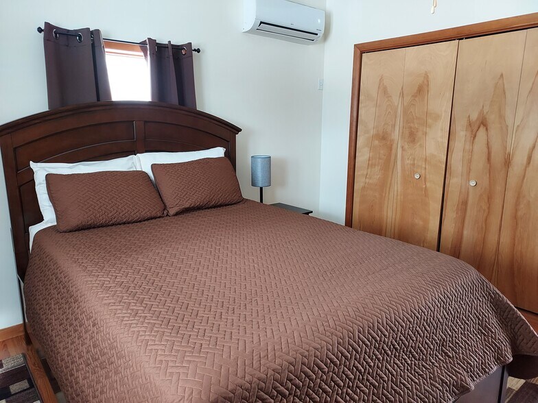 Bedroom - 18148 Switzer Rd
