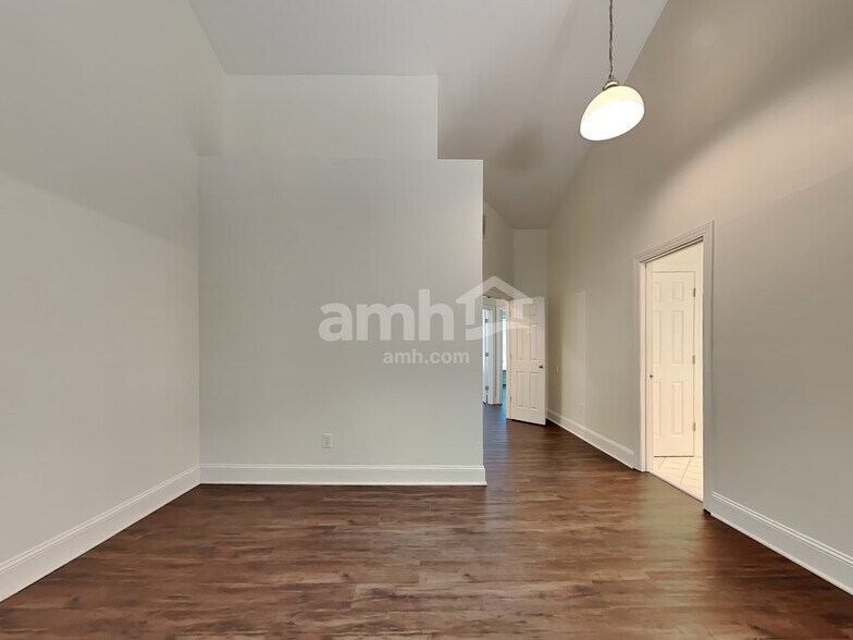 Building Photo - 6503 Barwick Ct
